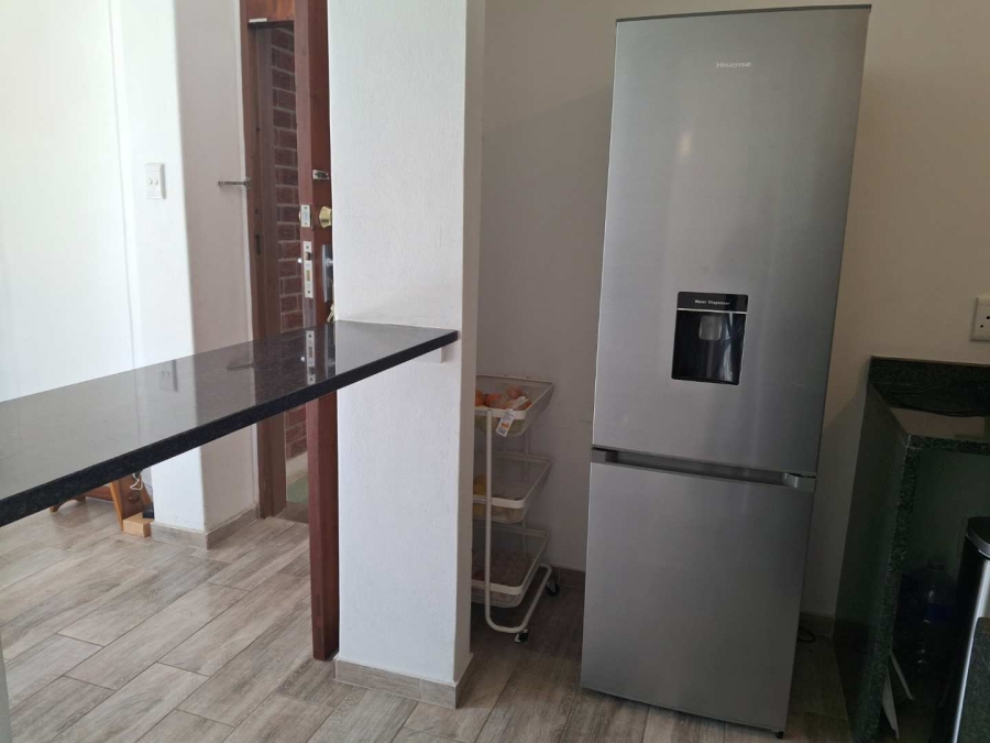 To Let 2 Bedroom Property for Rent in Illovo Gauteng