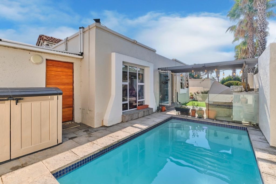 2 Bedroom Property for Sale in Morningside Gauteng