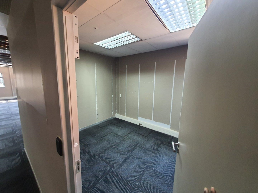To Let commercial Property for Rent in Die Hoewes Gauteng