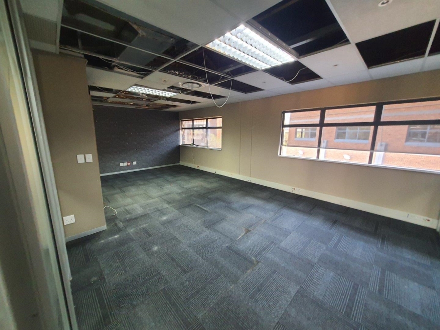 To Let commercial Property for Rent in Die Hoewes Gauteng