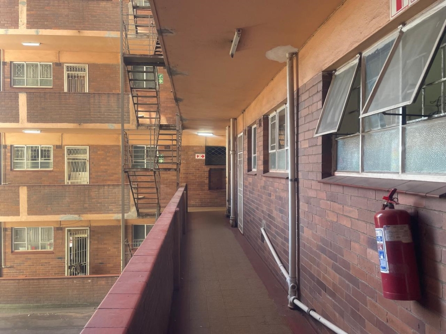 2 Bedroom Property for Sale in Berea Gauteng