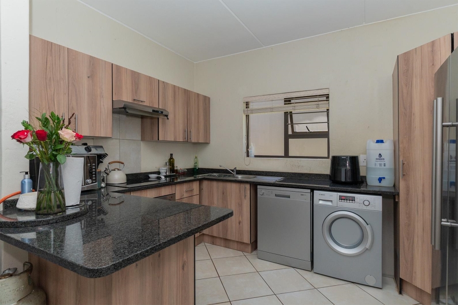 2 Bedroom Property for Sale in Goedeburg Gauteng