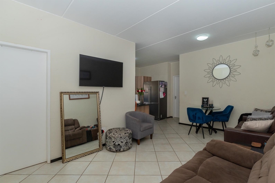 2 Bedroom Property for Sale in Goedeburg Gauteng