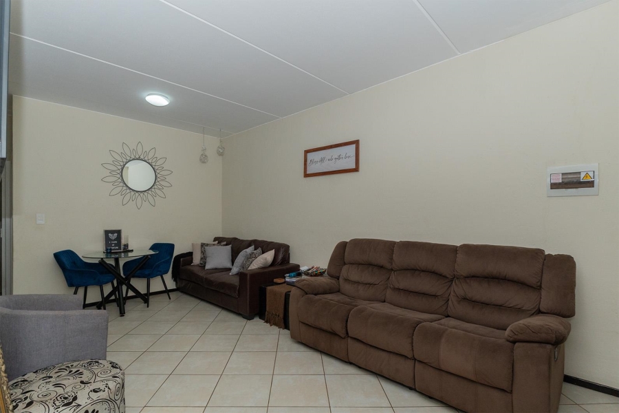 2 Bedroom Property for Sale in Goedeburg Gauteng