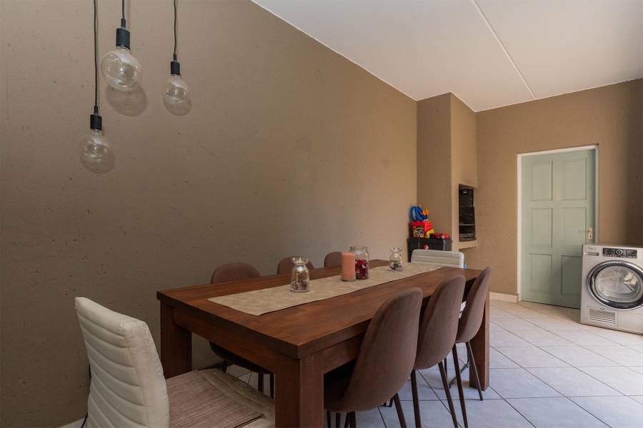 2 Bedroom Property for Sale in Goedeburg Gauteng