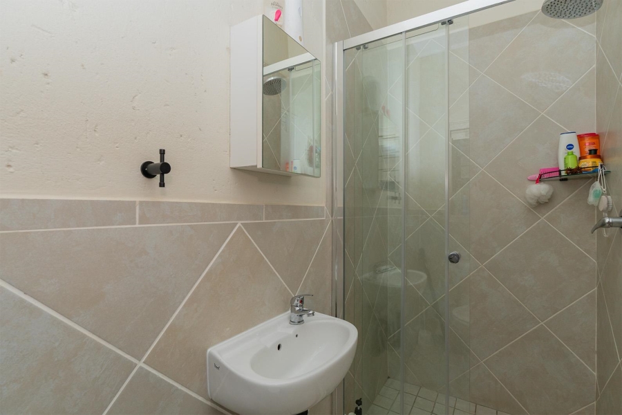 2 Bedroom Property for Sale in Goedeburg Gauteng