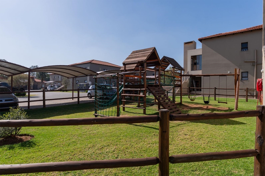 2 Bedroom Property for Sale in Goedeburg Gauteng