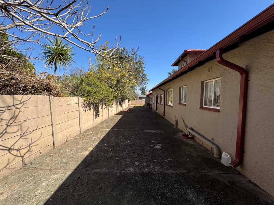 4 Bedroom Property for Sale in Brackendowns Gauteng