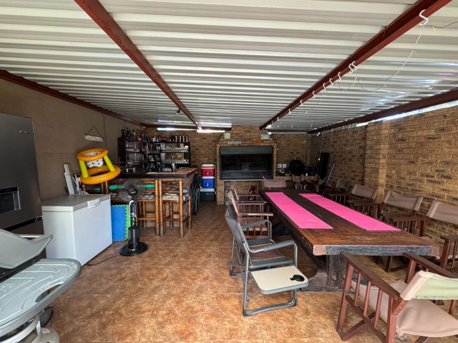 4 Bedroom Property for Sale in Brackendowns Gauteng