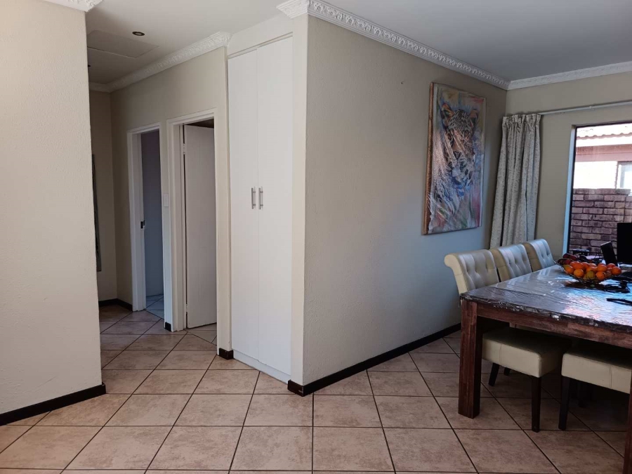 2 Bedroom Property for Sale in Albertsdal Gauteng
