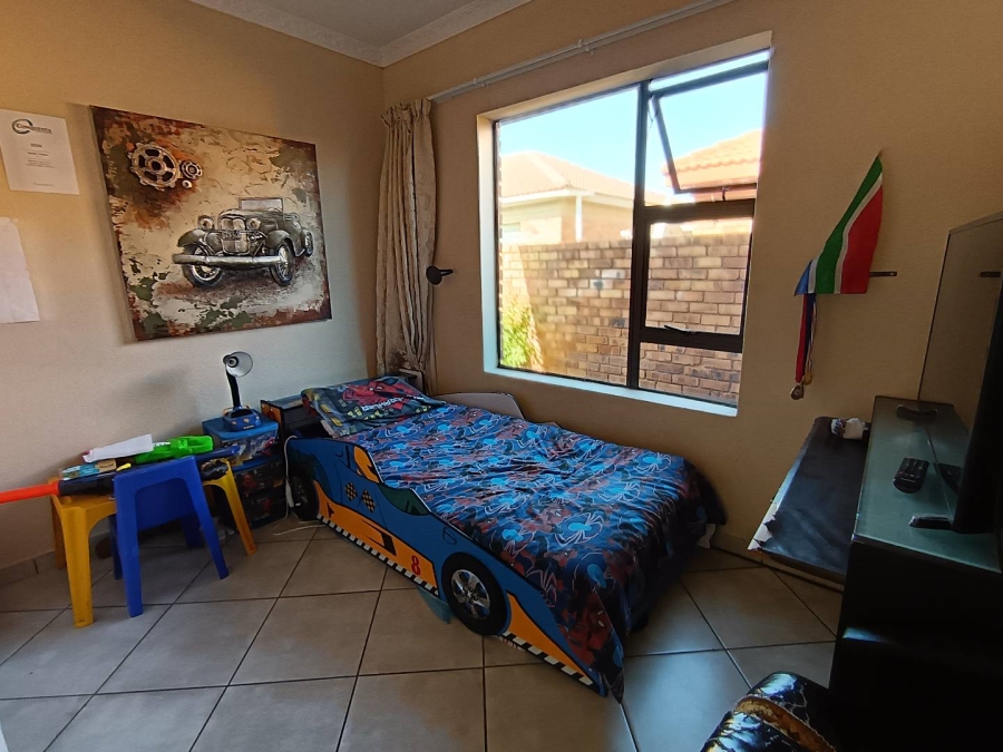 2 Bedroom Property for Sale in Albertsdal Gauteng