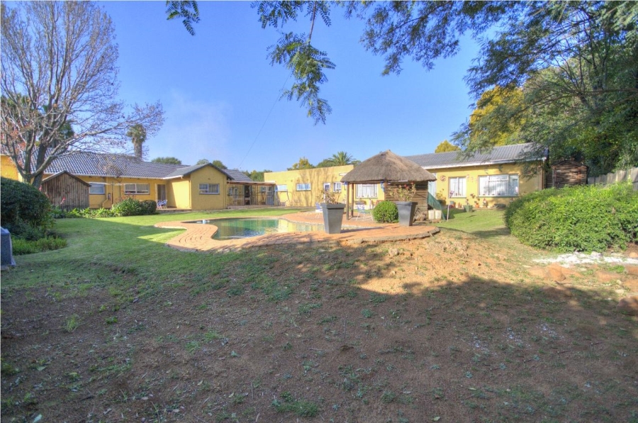 5 Bedroom Property for Sale in Brackenhurst Gauteng