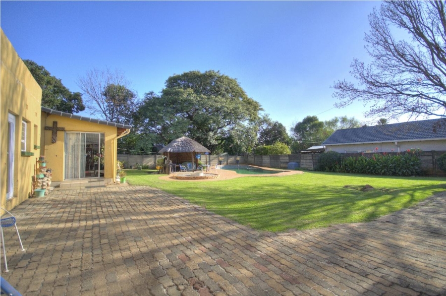 5 Bedroom Property for Sale in Brackenhurst Gauteng