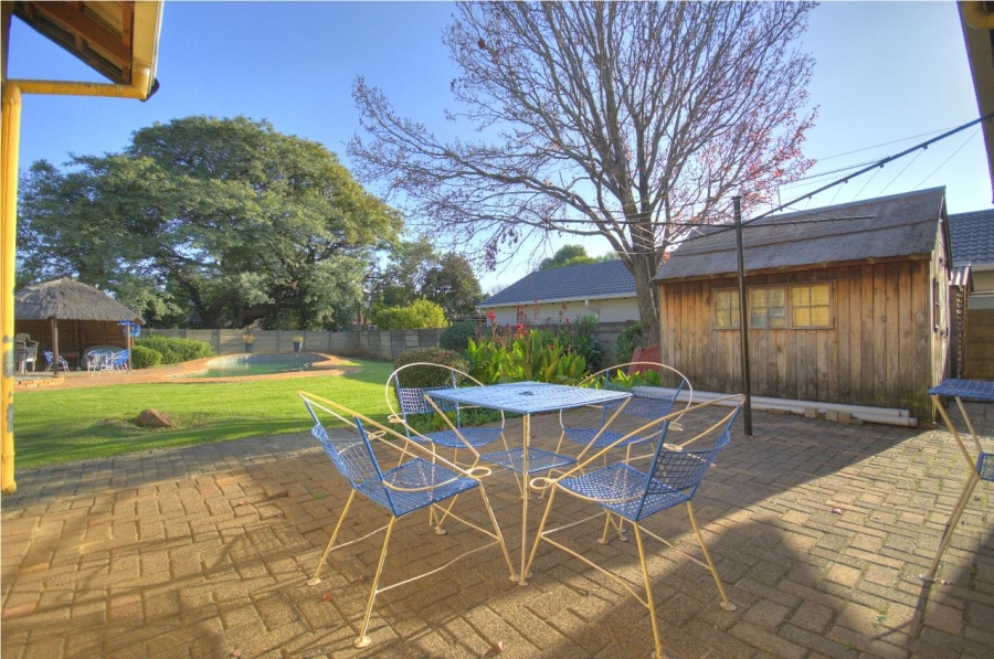 5 Bedroom Property for Sale in Brackenhurst Gauteng