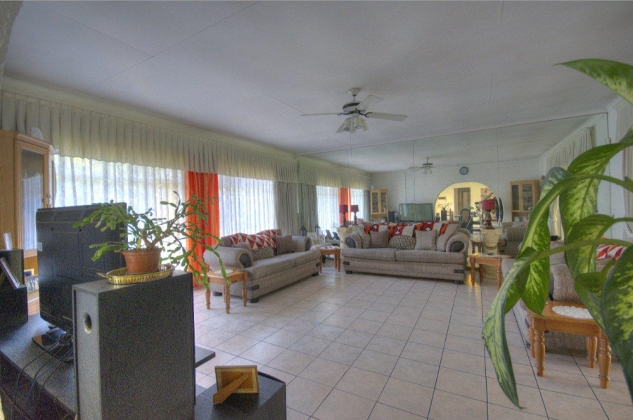 5 Bedroom Property for Sale in Brackenhurst Gauteng