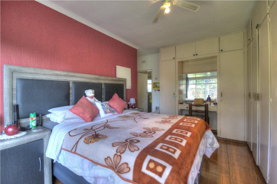5 Bedroom Property for Sale in Brackenhurst Gauteng