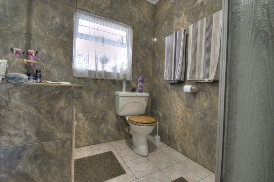 5 Bedroom Property for Sale in Brackenhurst Gauteng
