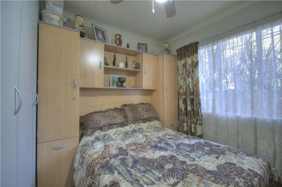 5 Bedroom Property for Sale in Brackenhurst Gauteng