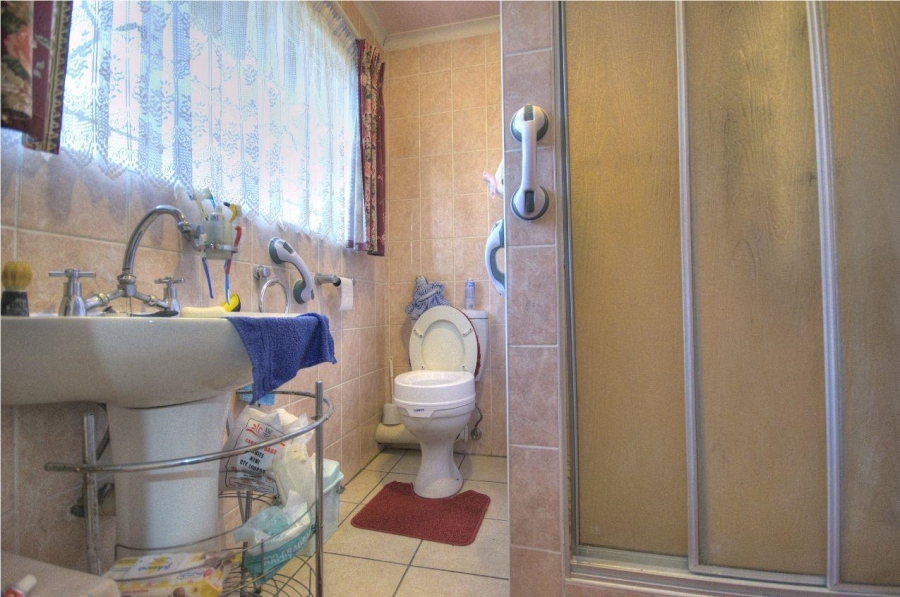 5 Bedroom Property for Sale in Brackenhurst Gauteng