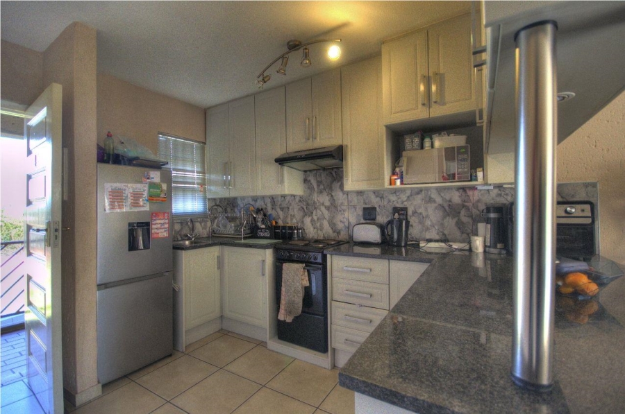 2 Bedroom Property for Sale in Brackendowns Gauteng