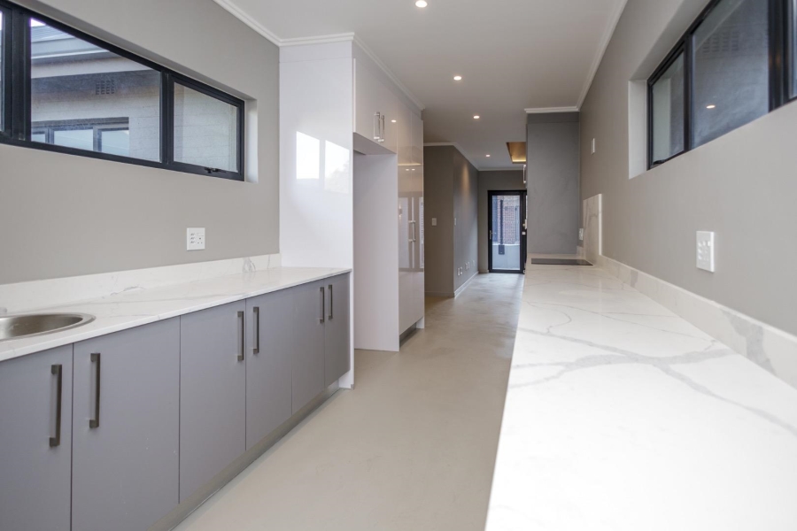 To Let 3 Bedroom Property for Rent in Morningside Manor Gauteng