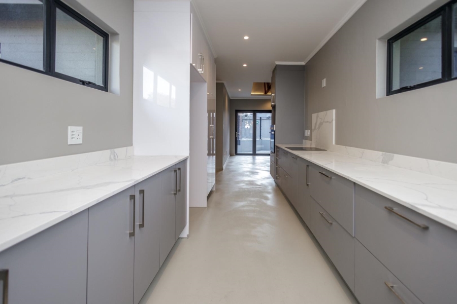To Let 3 Bedroom Property for Rent in Morningside Manor Gauteng