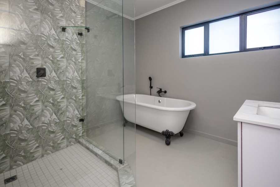 To Let 3 Bedroom Property for Rent in Morningside Manor Gauteng