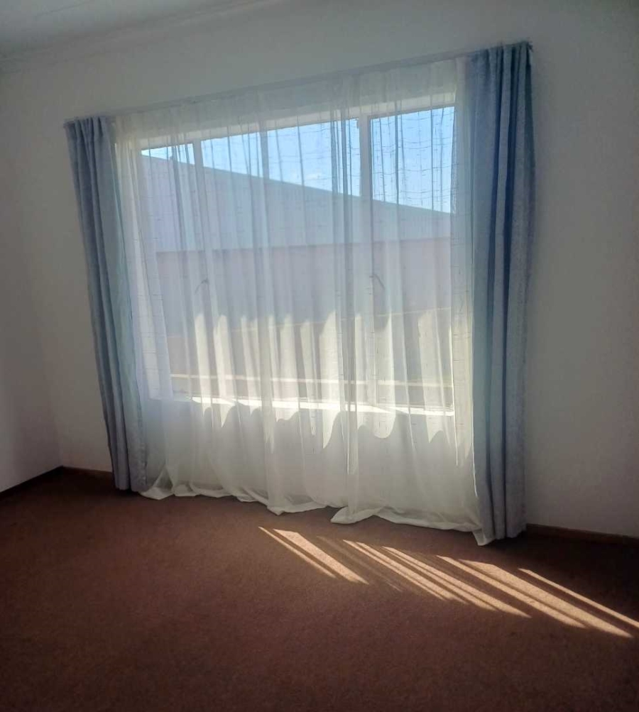 2 Bedroom Property for Sale in Crystal Park Gauteng