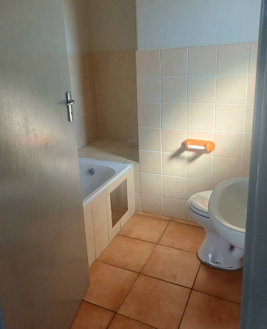 2 Bedroom Property for Sale in Crystal Park Gauteng