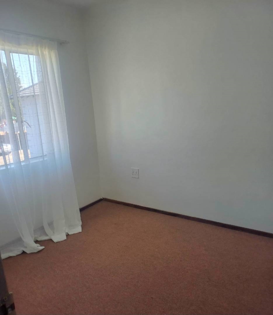 2 Bedroom Property for Sale in Crystal Park Gauteng