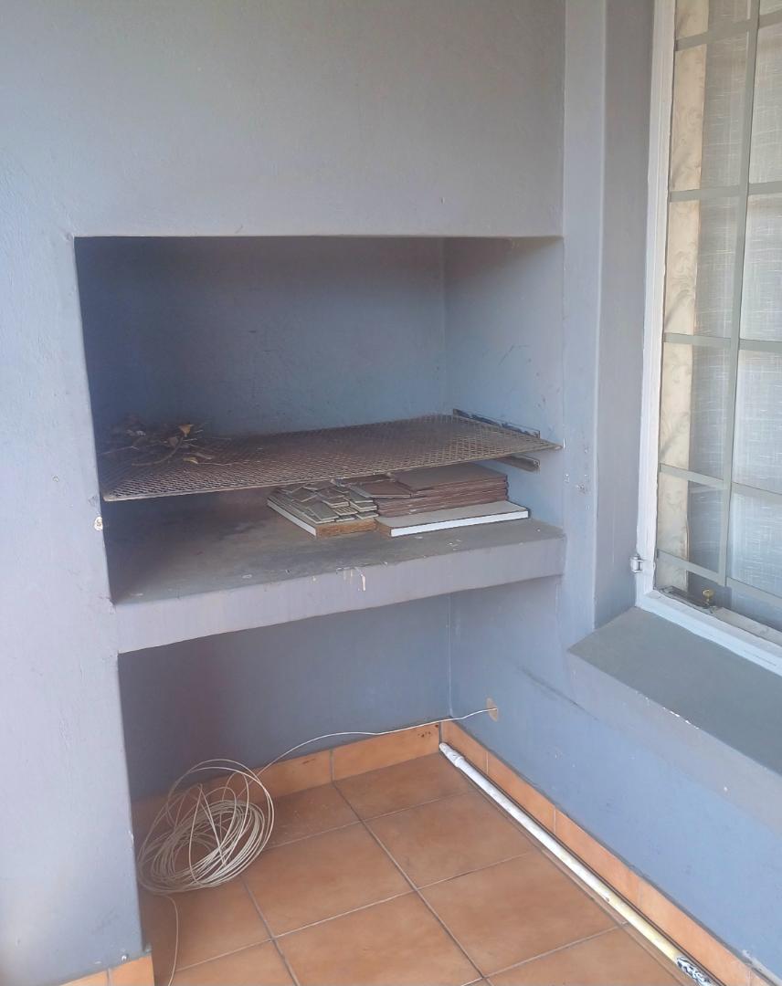 2 Bedroom Property for Sale in Crystal Park Gauteng