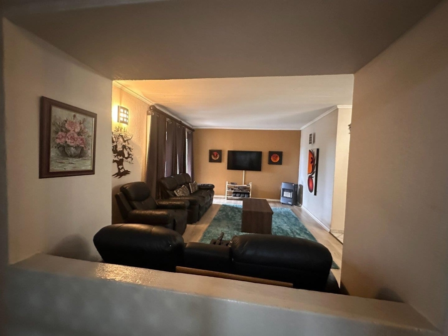 3 Bedroom Property for Sale in Wilro Park Gauteng