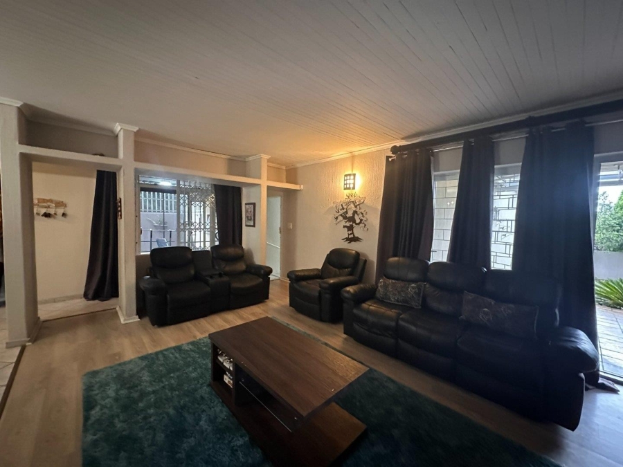 3 Bedroom Property for Sale in Wilro Park Gauteng