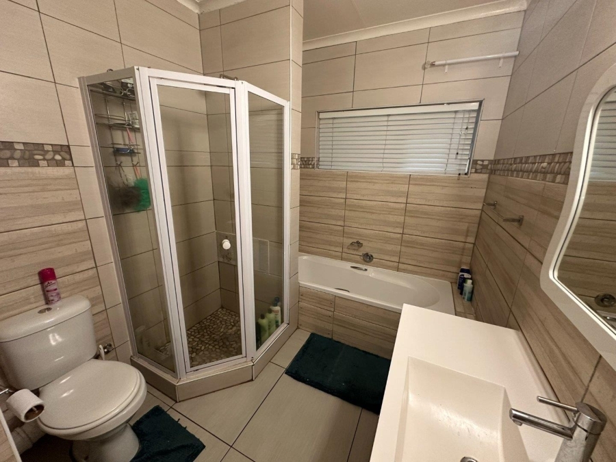 3 Bedroom Property for Sale in Wilro Park Gauteng