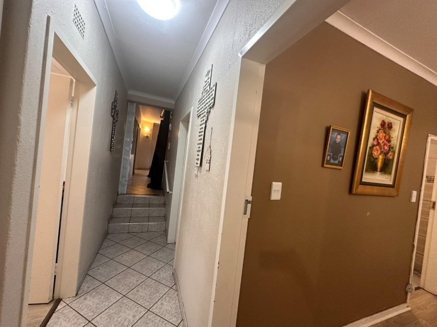 3 Bedroom Property for Sale in Wilro Park Gauteng