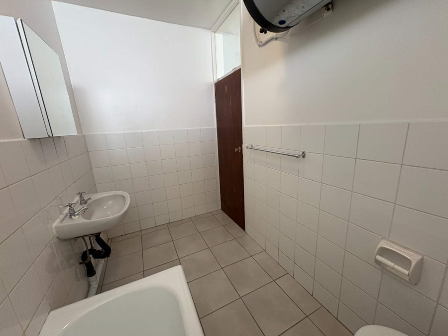 To Let 2 Bedroom Property for Rent in Honeyhills Gauteng
