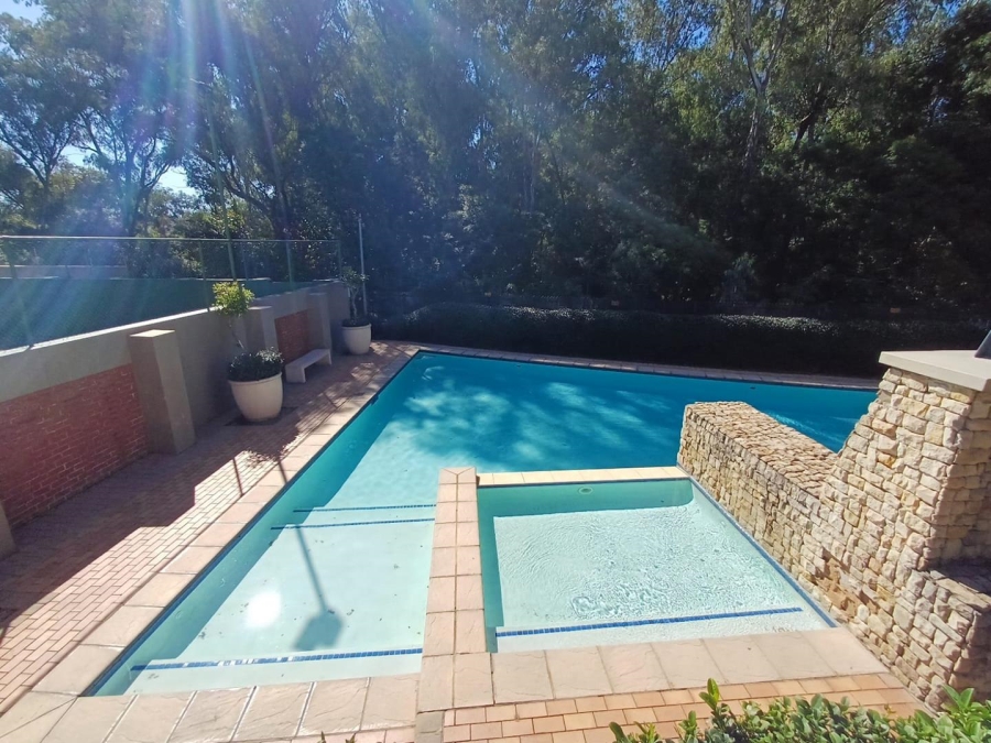 To Let 1 Bedroom Property for Rent in Douglasdale Gauteng