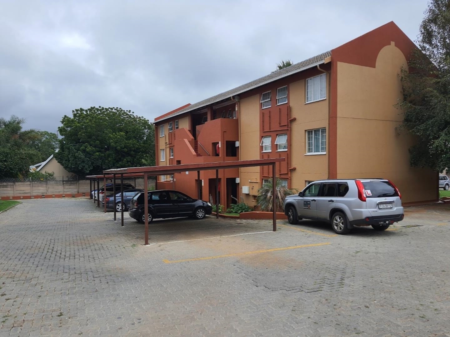 To Let 2 Bedroom Property for Rent in Weltevreden Park Gauteng