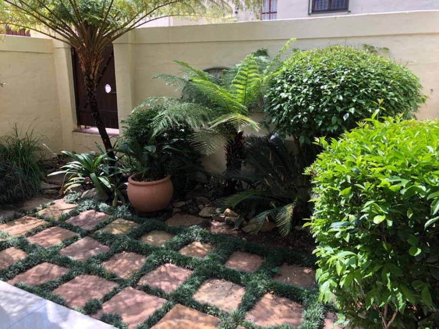 To Let 3 Bedroom Property for Rent in Illovo Gauteng