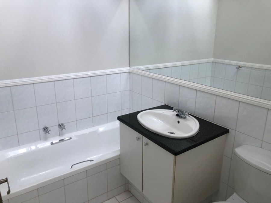 To Let 3 Bedroom Property for Rent in Illovo Gauteng