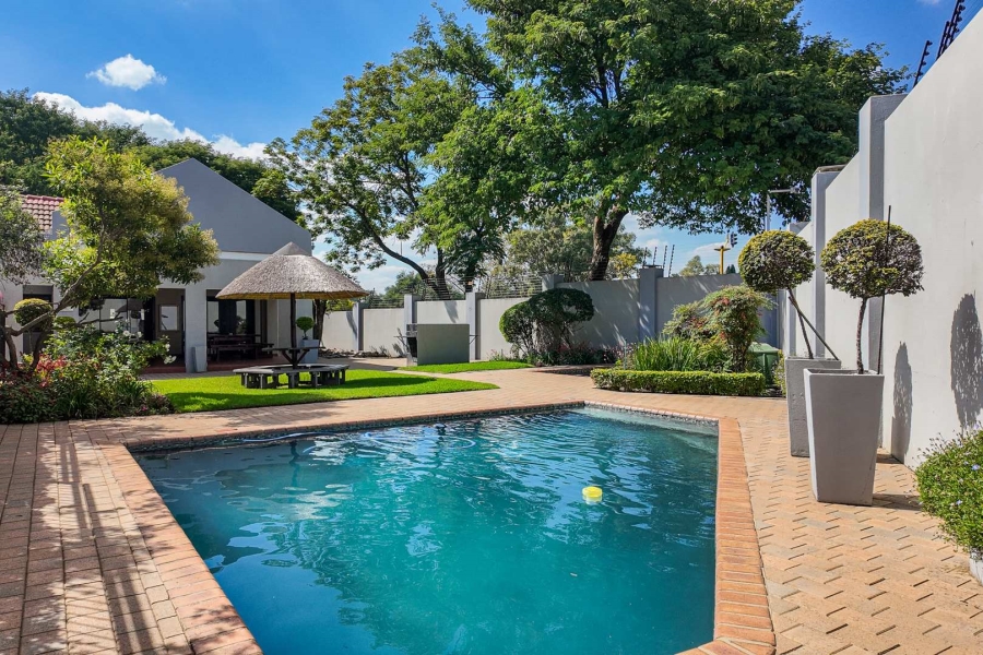 To Let 2 Bedroom Property for Rent in Magaliessig Gauteng