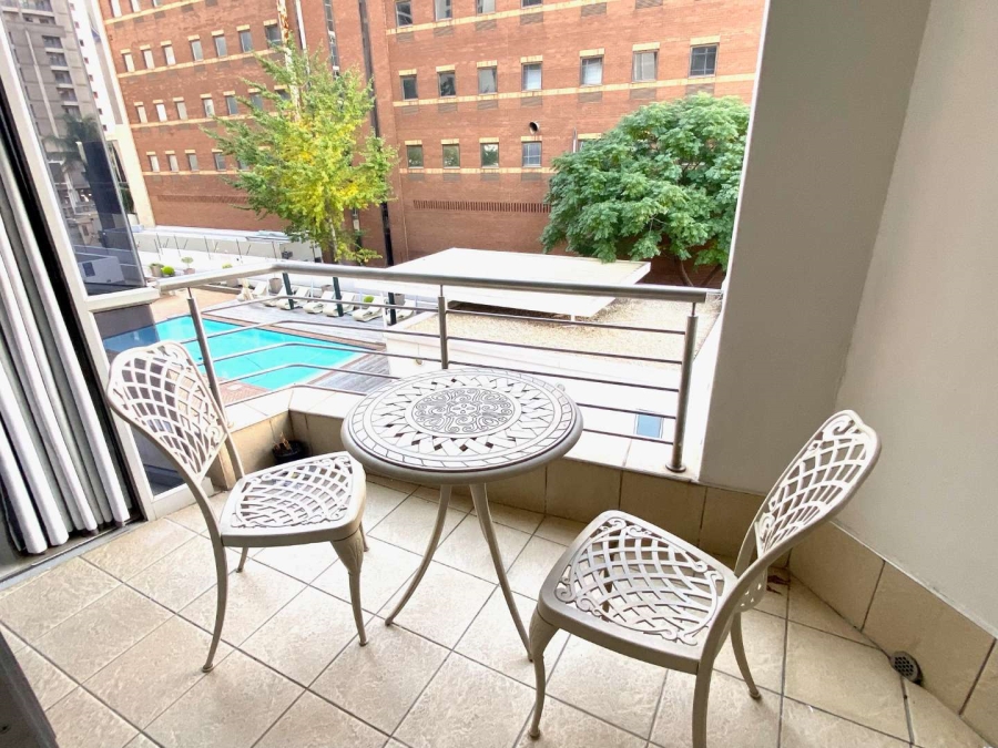 To Let 2 Bedroom Property for Rent in Sandown Gauteng