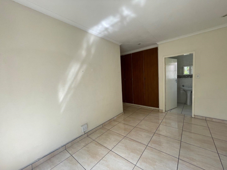 To Let 3 Bedroom Property for Rent in Croydon Gauteng