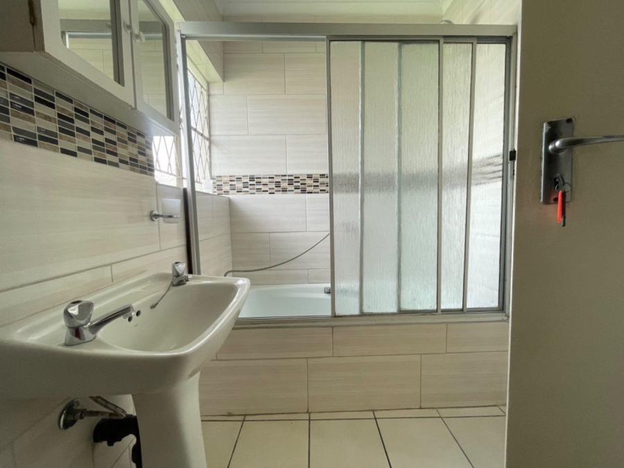 To Let 3 Bedroom Property for Rent in Croydon Gauteng