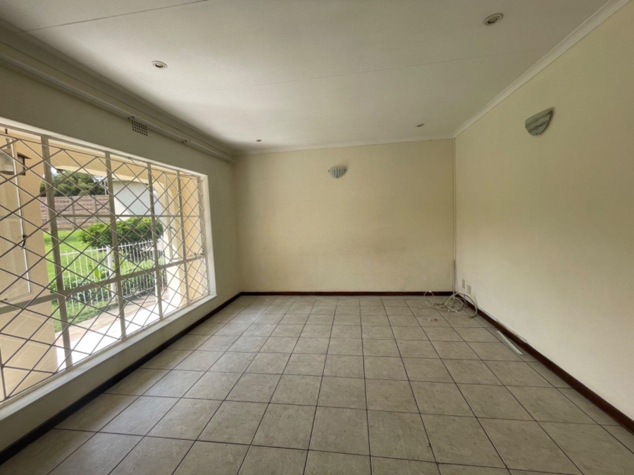 To Let 3 Bedroom Property for Rent in Croydon Gauteng