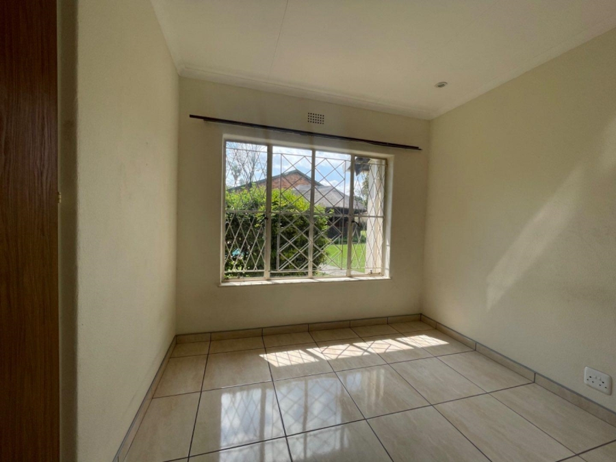 To Let 3 Bedroom Property for Rent in Croydon Gauteng