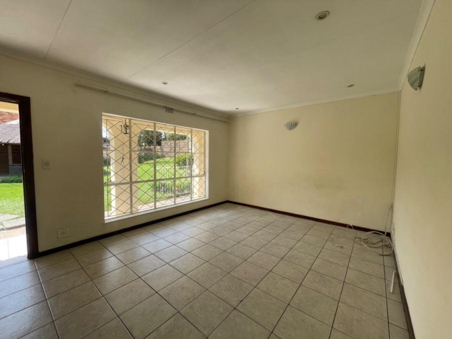 To Let 3 Bedroom Property for Rent in Croydon Gauteng