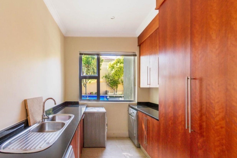 4 Bedroom Property for Sale in Sandhurst Gauteng