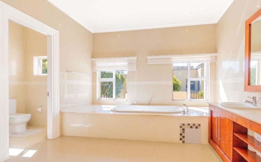 4 Bedroom Property for Sale in Sandhurst Gauteng