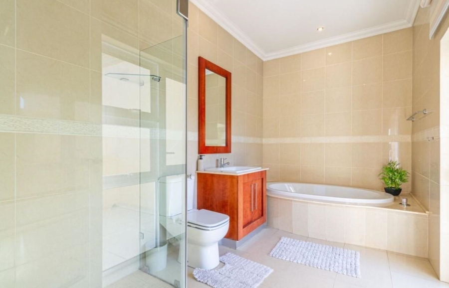 4 Bedroom Property for Sale in Sandhurst Gauteng